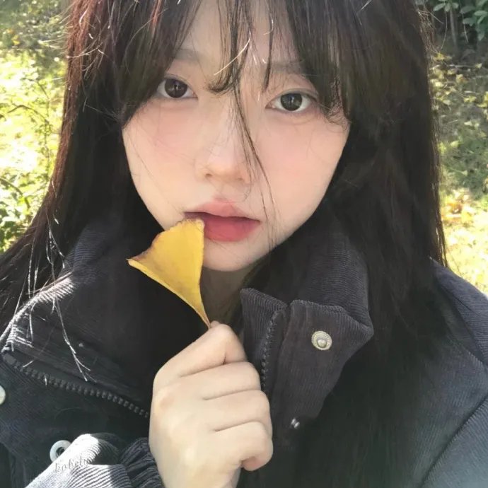 左撇子女人
